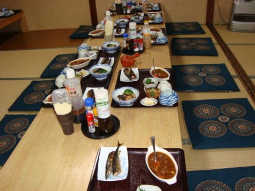 フカフカ羽毛布団　朝食は畳で和食　夕食はボリュームあり